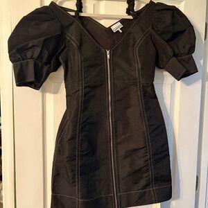 Black dress! Great cocktail dress!